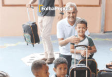 Cerca de 4 mil alunos de Barão de Cocais recebem kits escolares no primeiro dia de aula para